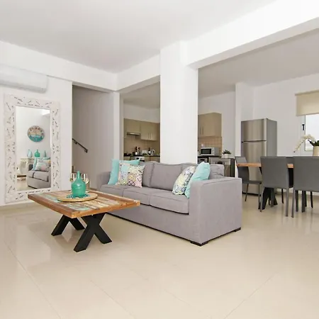 Merope Feriehus Ayia Napa